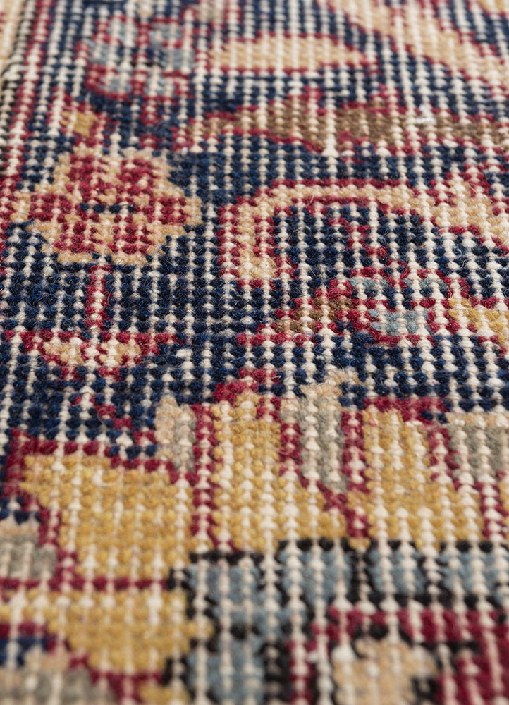 vintage red and orange wool Hand Knotted Rug - CloseUp vintage red and orange wool Hand Knotted Rug - CloseUp