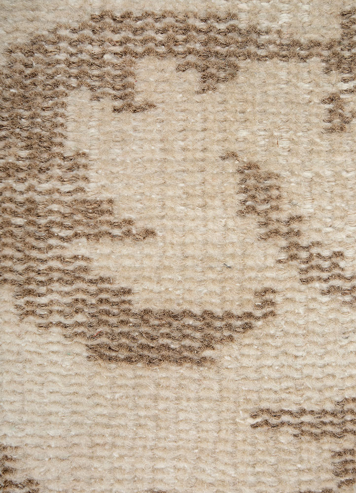 vintage ivory wool Hand Knotted Rug - CloseUp