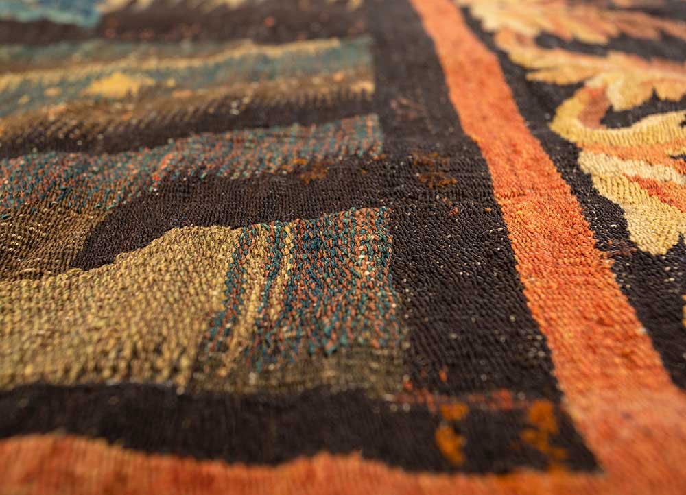 wall art gold wool Hand woven Rug - CloseUp