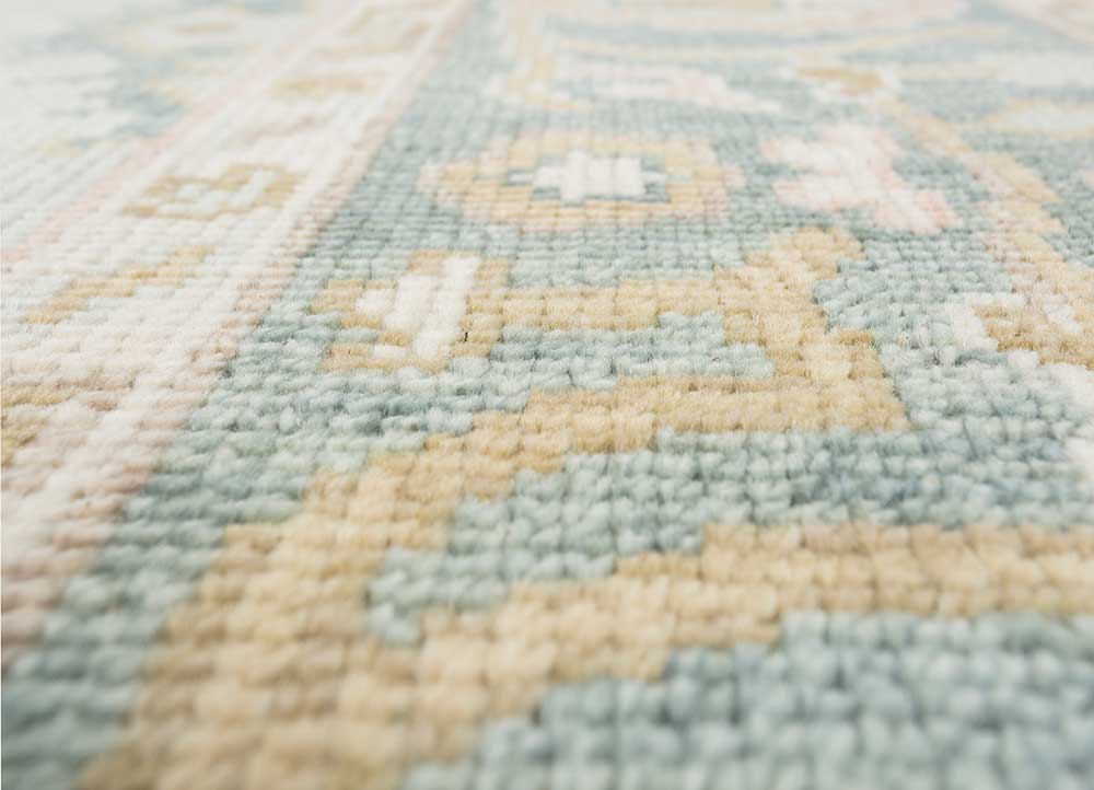 cyanna blue wool Hand Knotted Rug - CloseUp