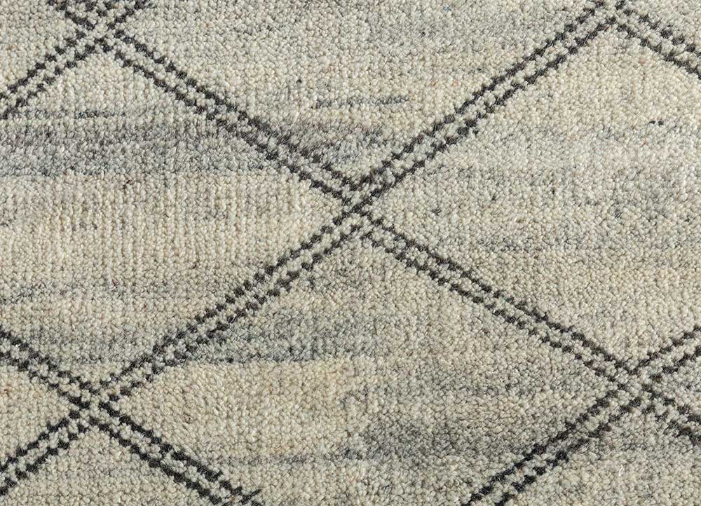 clan grey and black wool Hand Knotted Rug - CloseUp