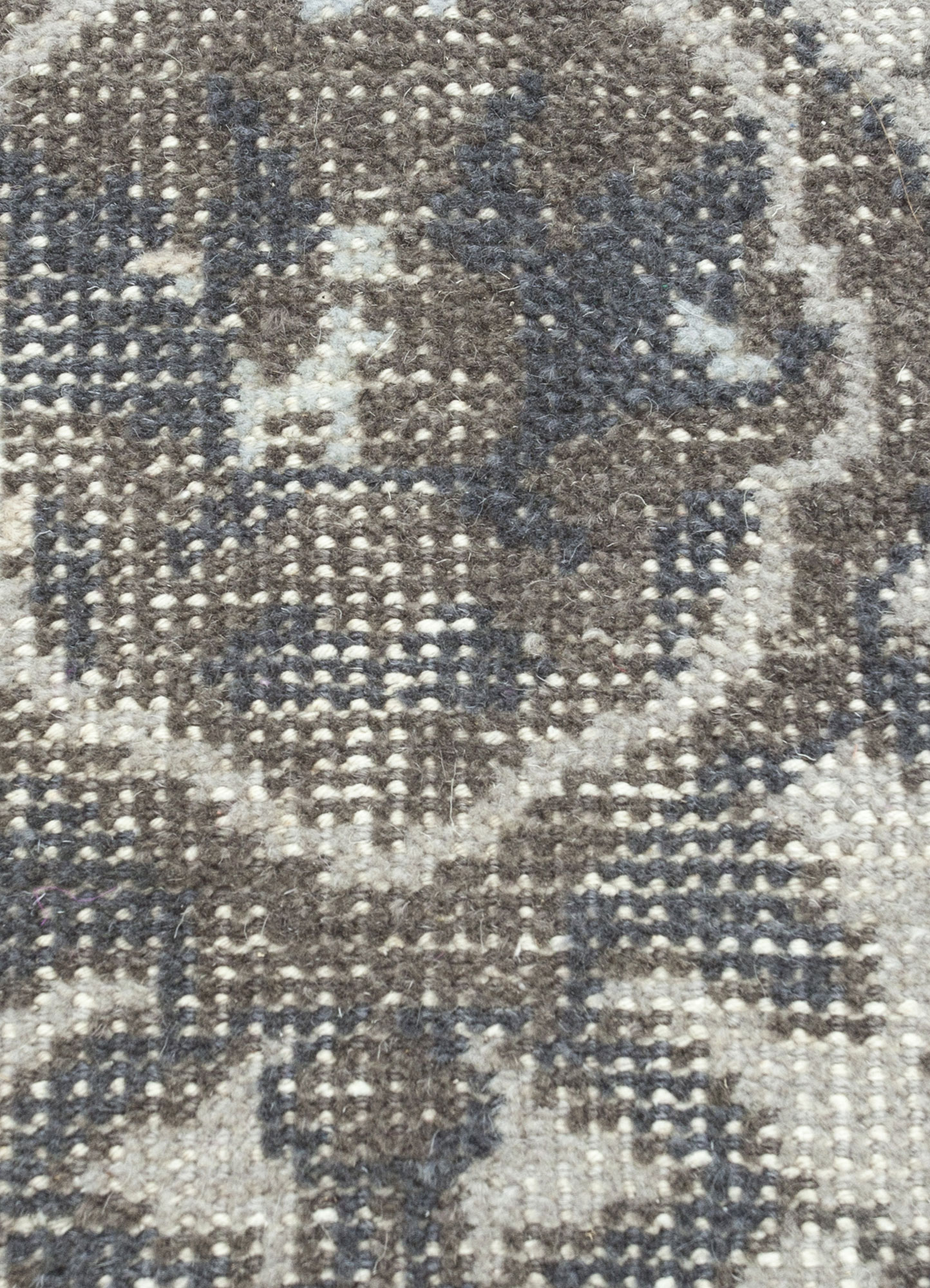 erbe grey and black wool Hand Knotted Rug - CloseUp