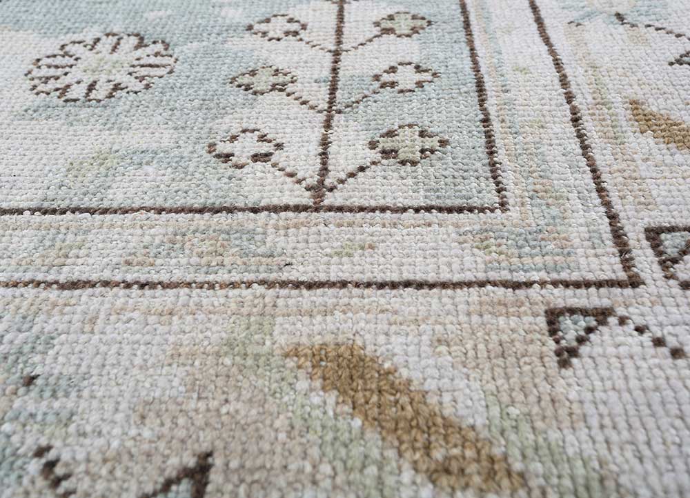 erbe gold wool Hand Knotted Rug - CloseUp