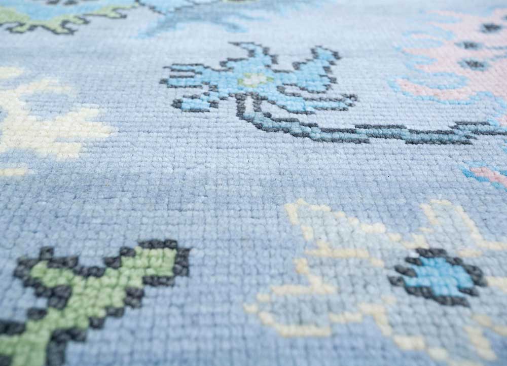 cyanna blue wool Hand Knotted Rug - CloseUp