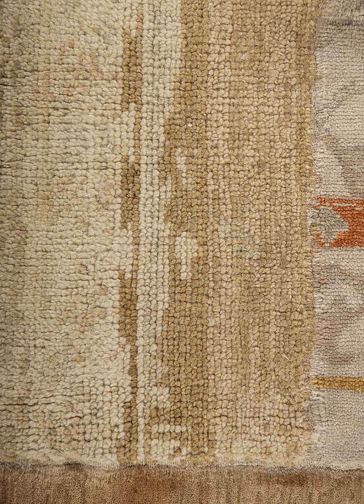 aprezo gold wool Hand Knotted Rug - CloseUp