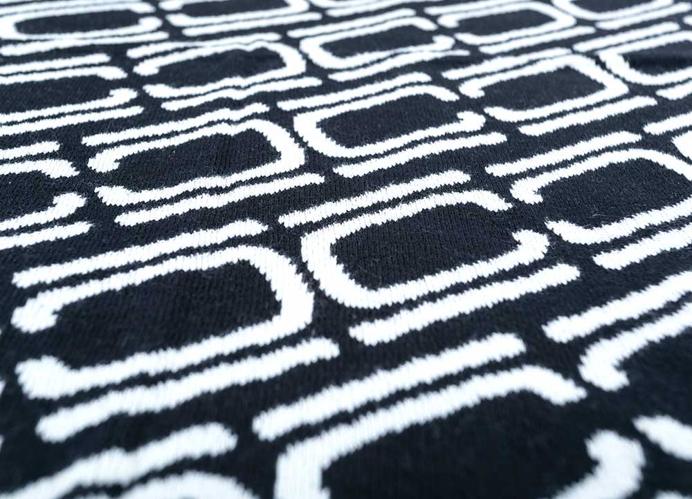 bespoke sile grey and black polyester Hand Loom Rug - CloseUp