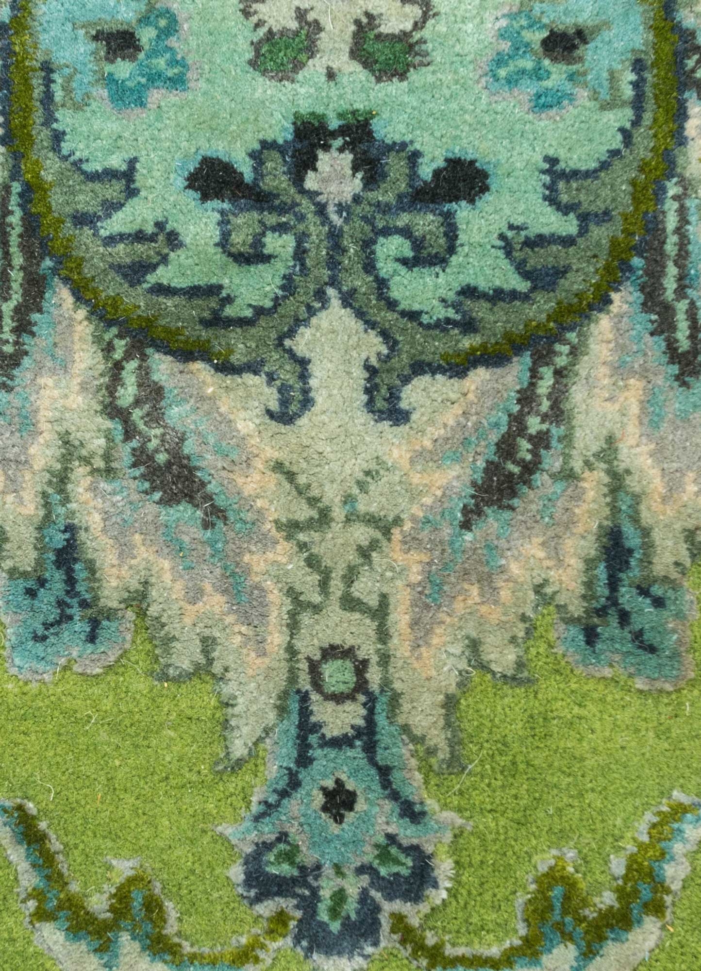 aurora green wool and silk Hand Knotted Rug - CloseUp