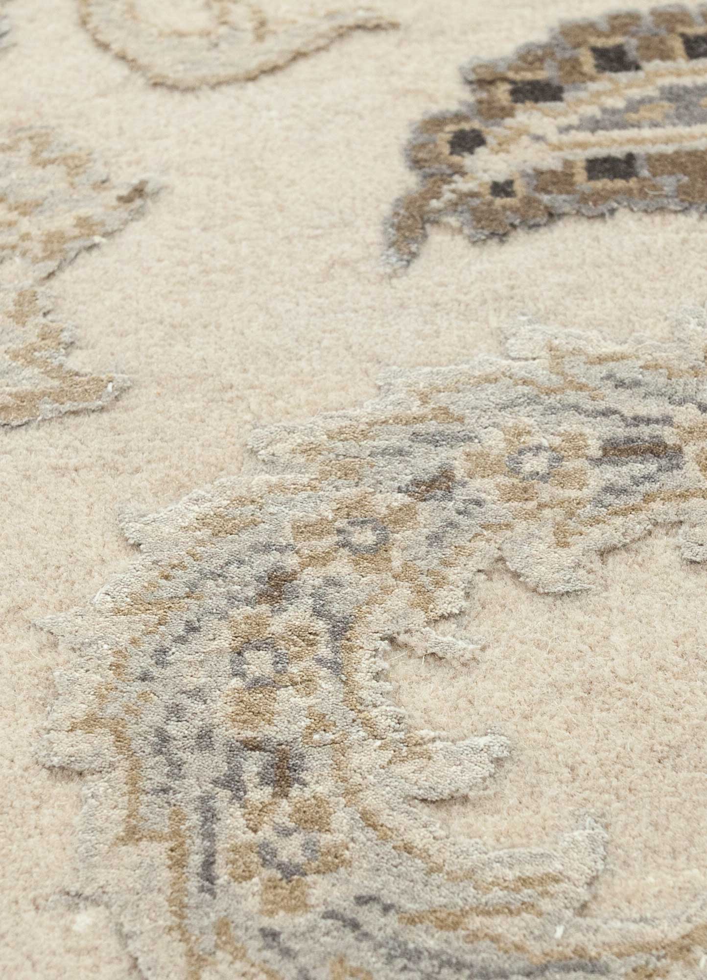 aurora ivory wool and silk Hand Knotted Rug - CloseUp