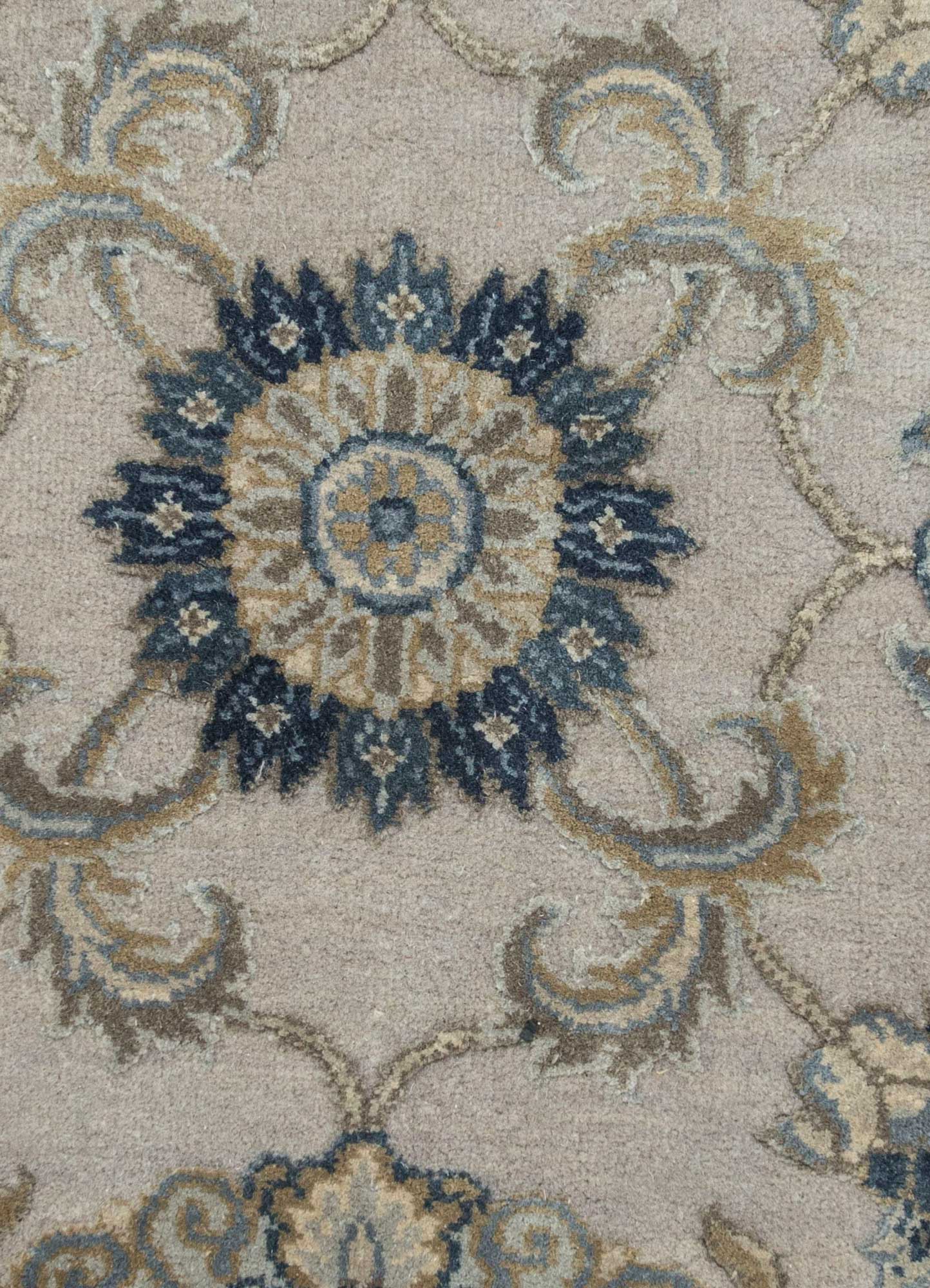 aurora grey and black wool and silk Hand Knotted Rug - CloseUp