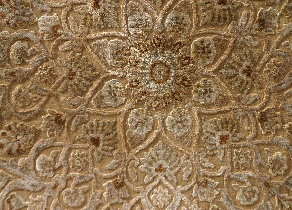 aurora gold wool and silk Hand Knotted Rug - CloseUp