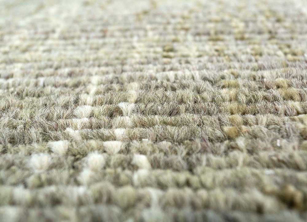 manifest green wool Hand Knotted Rug - CloseUp