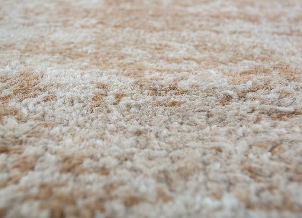 far east ivory silk Hand Knotted Rug - CloseUp