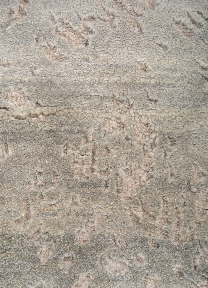 aprezo ivory wool and silk Hand Knotted Rug - CloseUp