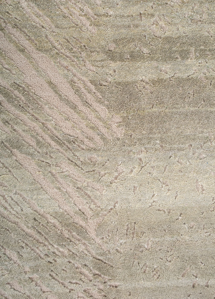 aprezo ivory wool and silk Hand Knotted Rug - CloseUp