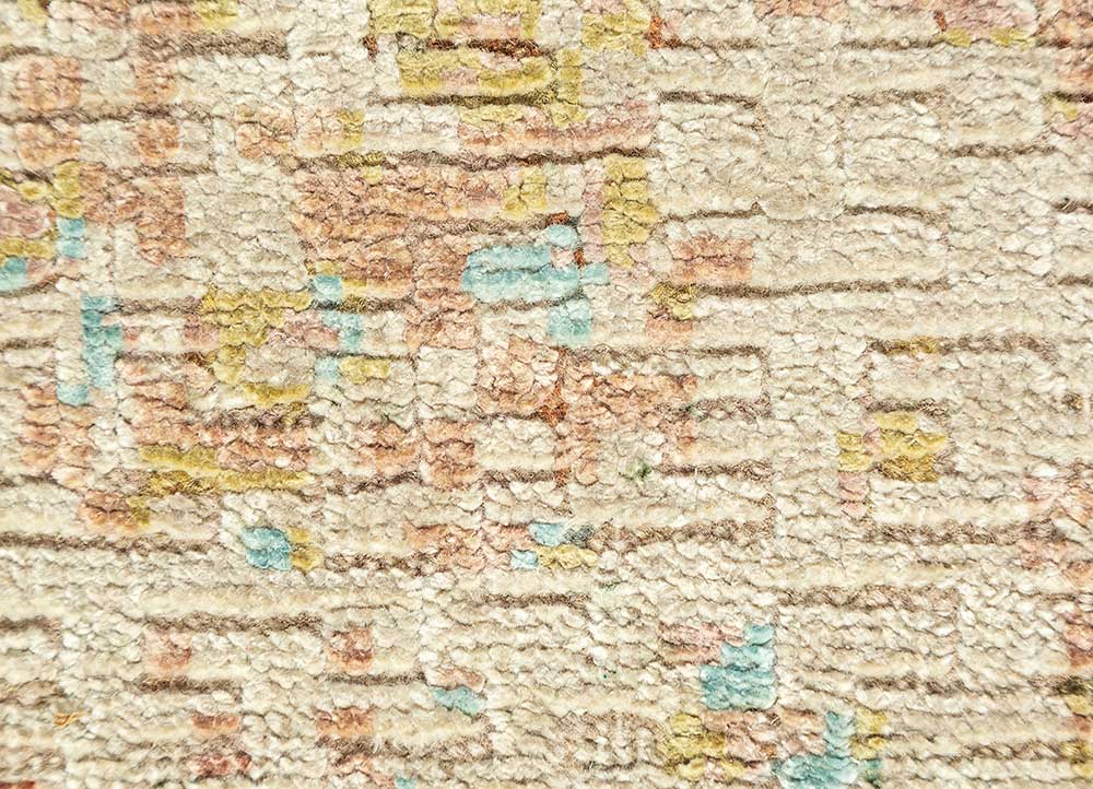 far east ivory wool and silk Hand Knotted Rug - CloseUp