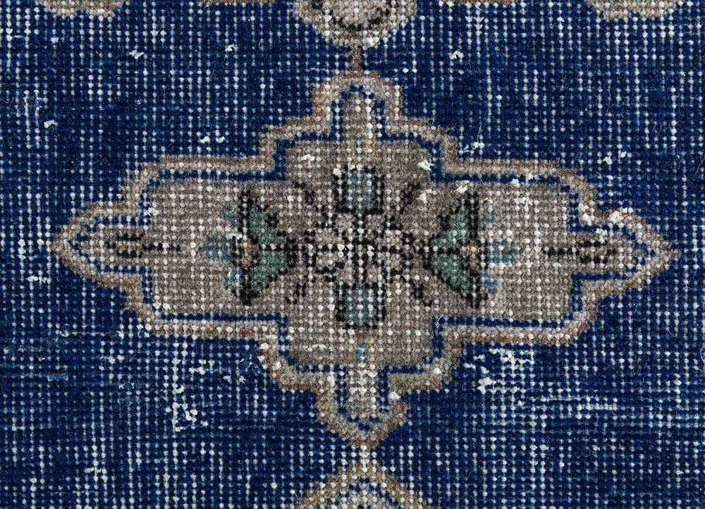 vintage blue wool Hand Knotted Rug - CloseUp