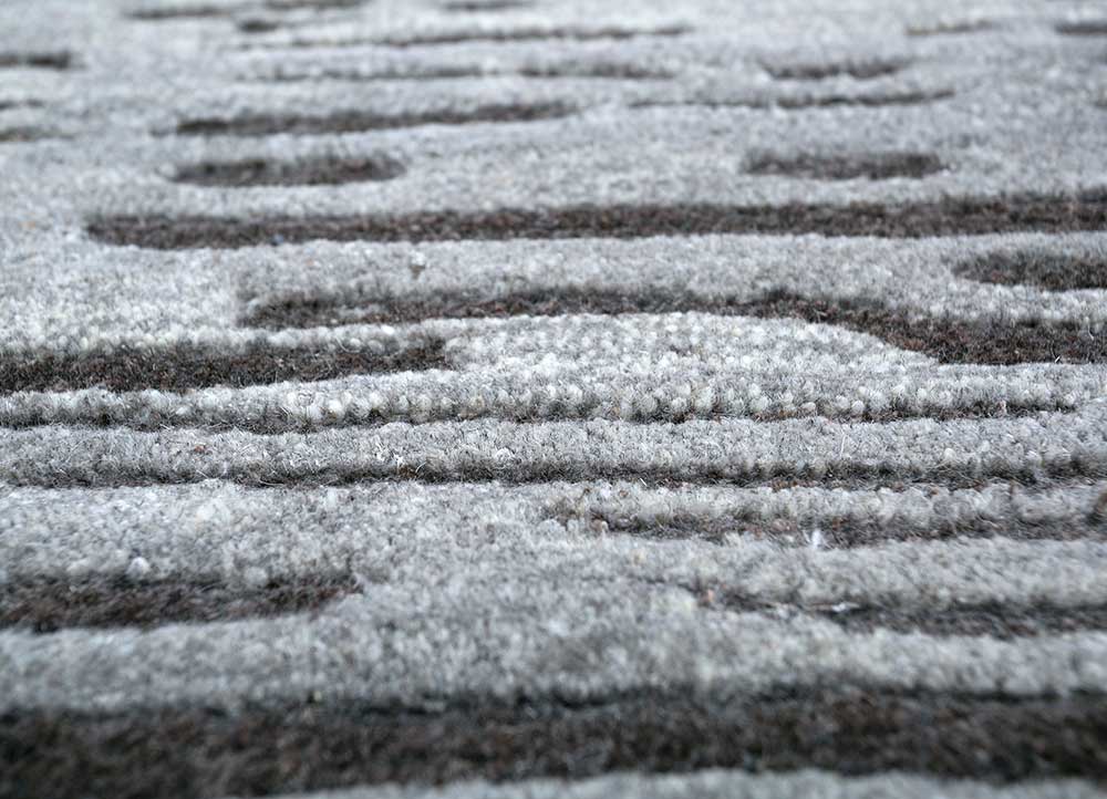 genesis grey and black wool Hand Tufted Rug - CloseUp