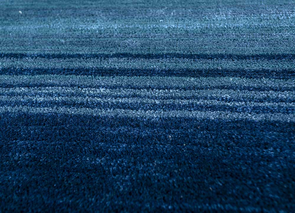 white noise blue wool and viscose Hand Tufted Rug - CloseUp