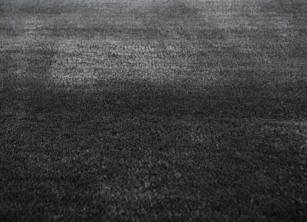 white noise grey and black wool and viscose Hand Tufted Rug - CloseUp