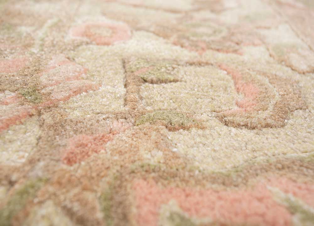 kasbah gold wool and viscose Hand Tufted Rug - CloseUp