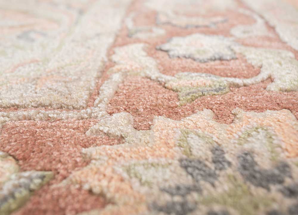 kasbah gold wool and viscose Hand Tufted Rug - CloseUp