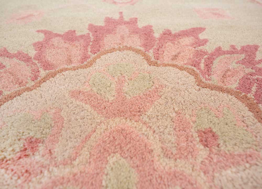 kasbah gold wool Hand Tufted Rug - CloseUp