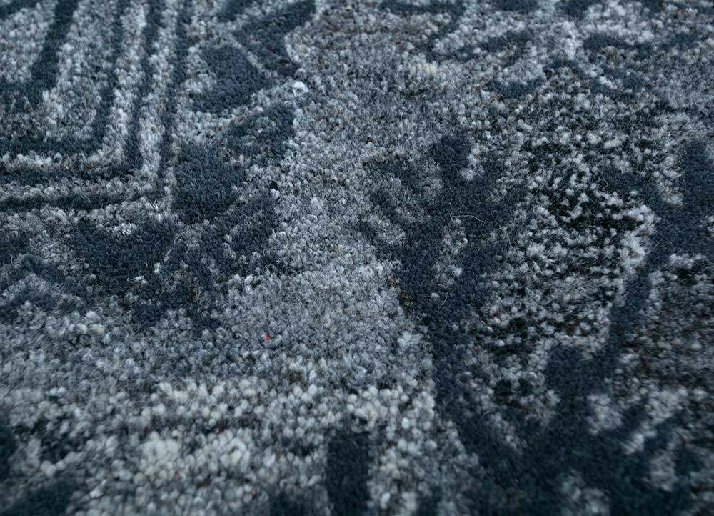 mythos grey and black wool Hand Tufted Rug - CloseUp