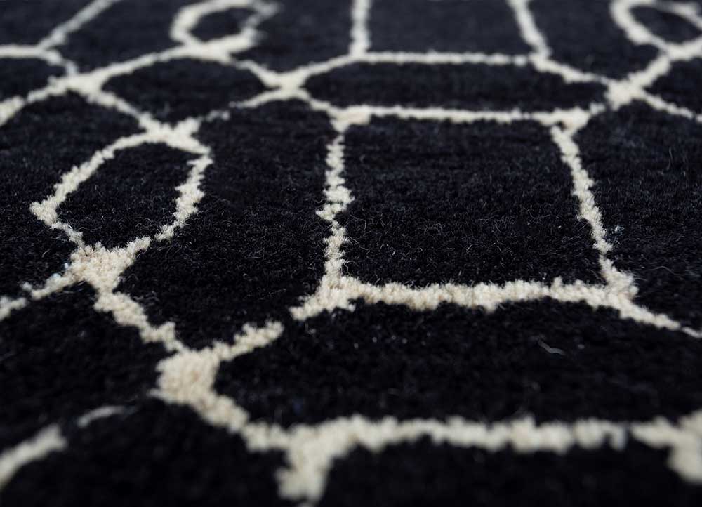 contour grey and black wool Hand Tufted Rug - CloseUp