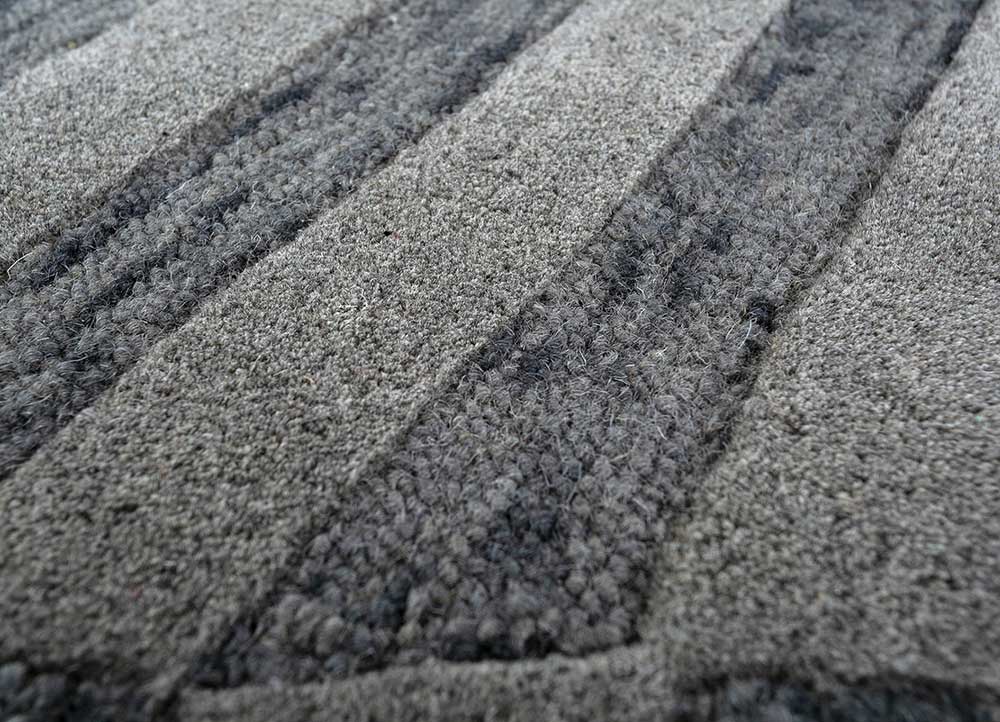 contour grey and black wool Hand Tufted Rug - CloseUp