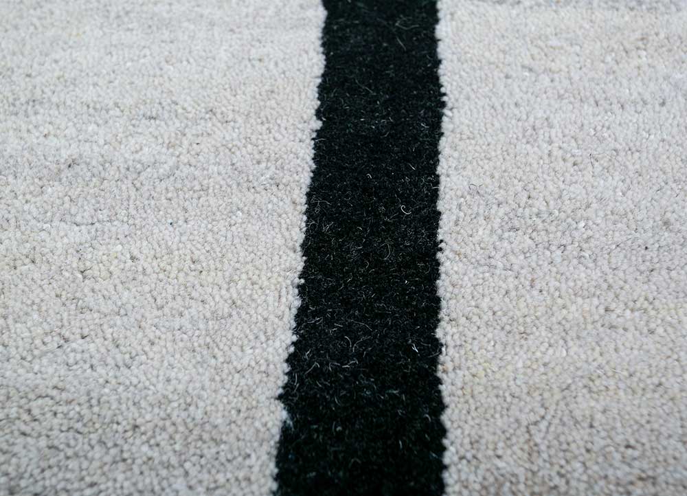 contour grey and black wool Hand Tufted Rug - CloseUp