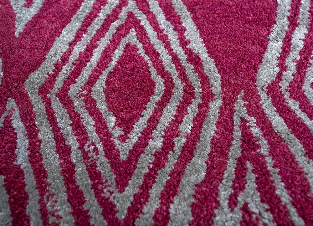 acar pink and purple wool and viscose Hand Tufted Rug - CloseUp