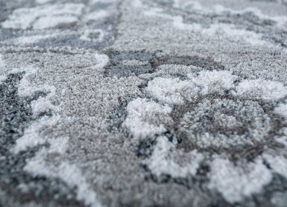 mythos grey and black wool and viscose Hand Tufted Rug - CloseUp