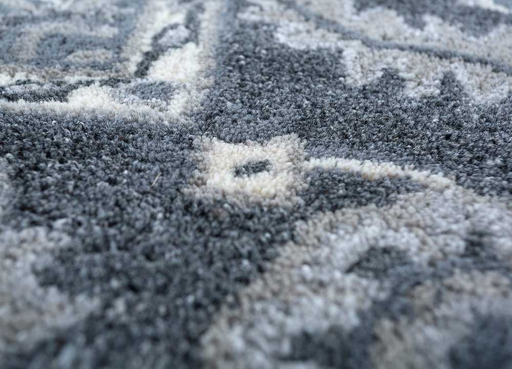 mythos grey and black wool and viscose Hand Tufted Rug - CloseUp