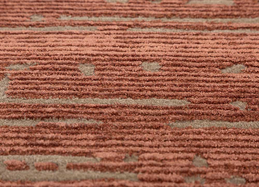 white noise red and orange wool and viscose Hand Tufted Rug - CloseUp