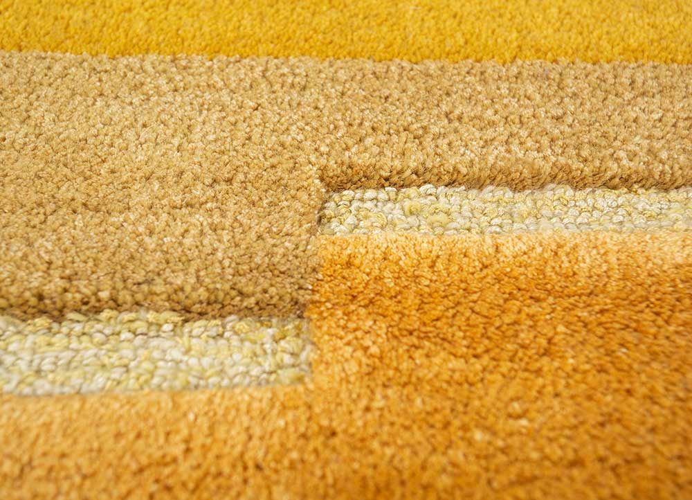 acar gold wool and viscose Hand Tufted Rug - CloseUp