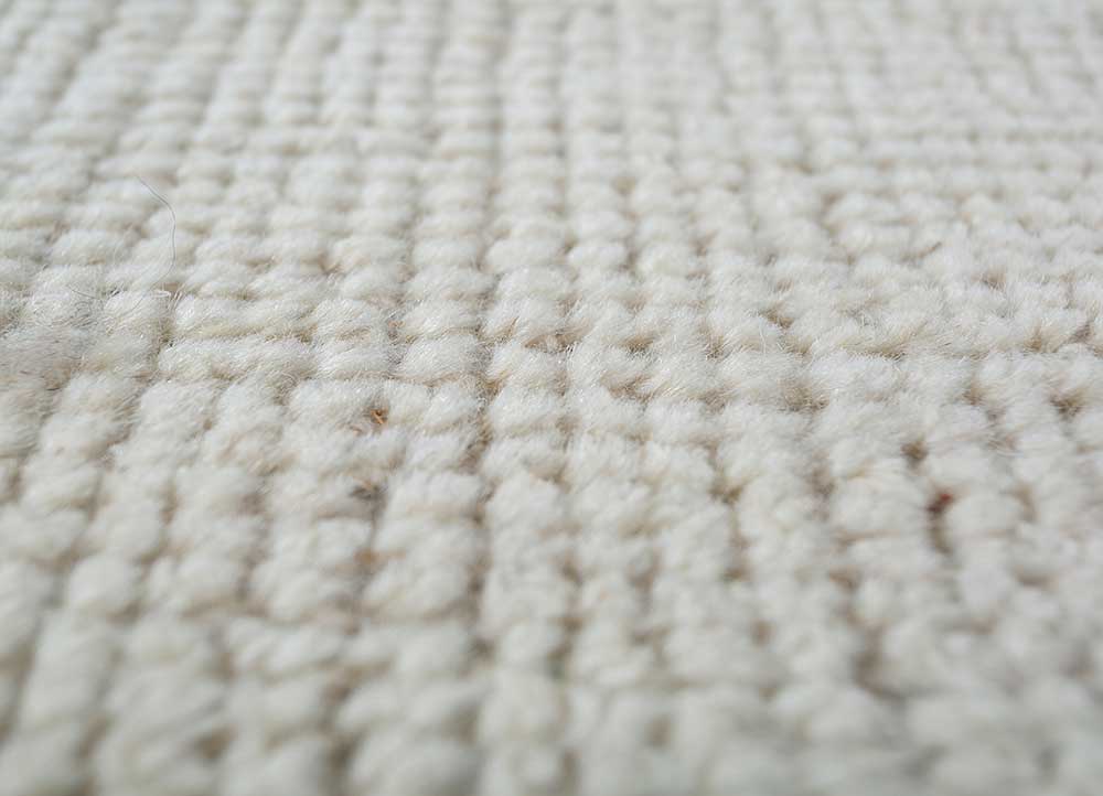 manifest ivory wool Hand Knotted Rug - CloseUp