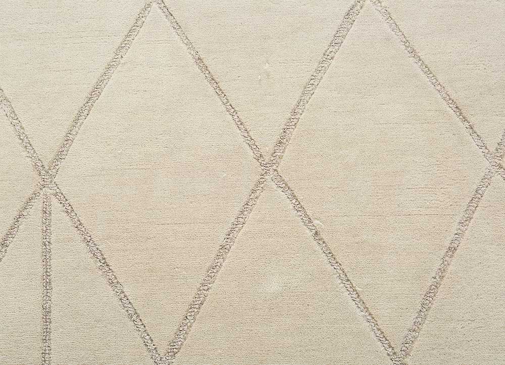 jaipur wunderkammer ivory wool and bamboo silk Hand Knotted Rug - CloseUp