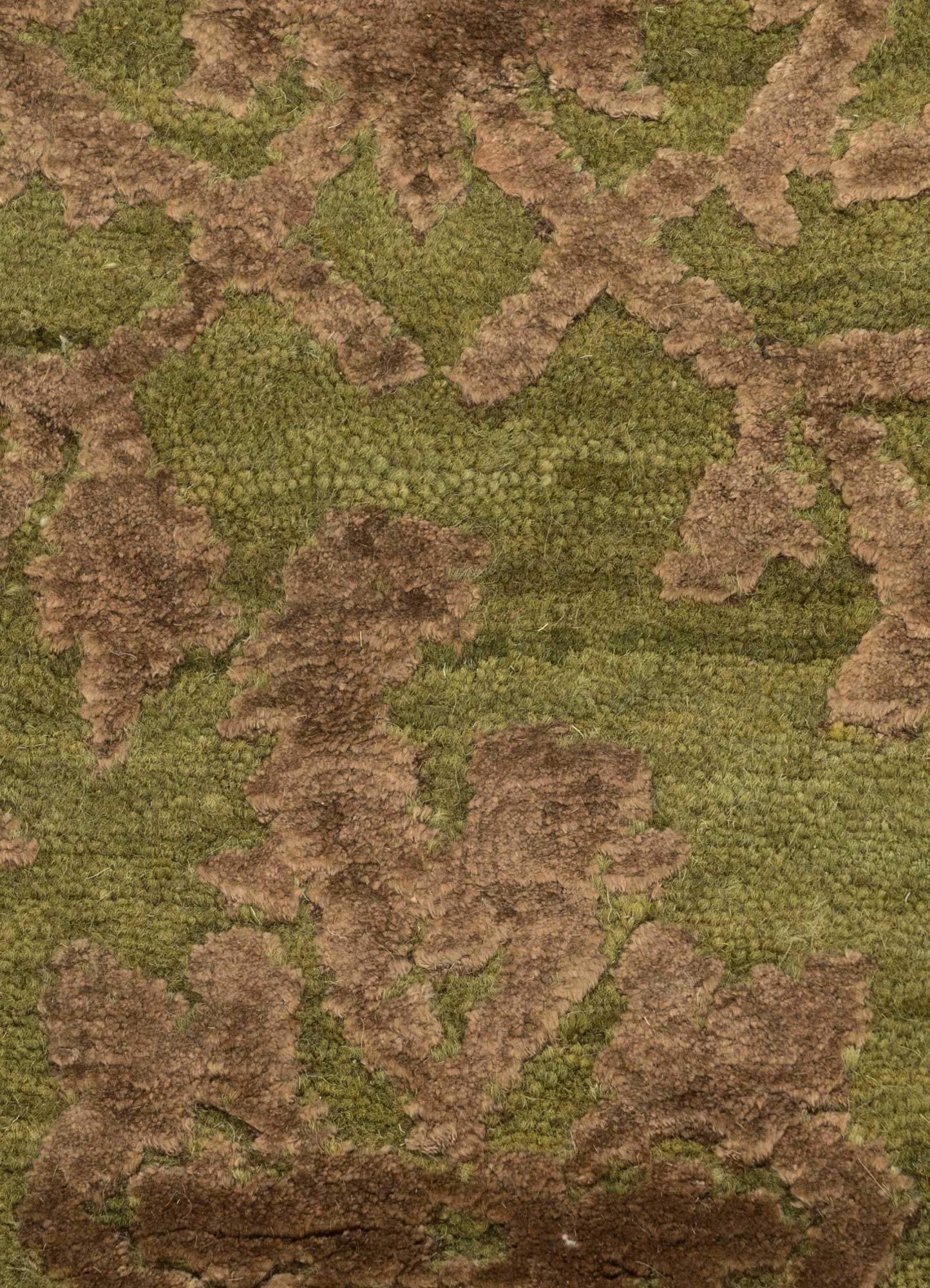 far east green wool and viscose Hand Knotted Rug - CloseUp