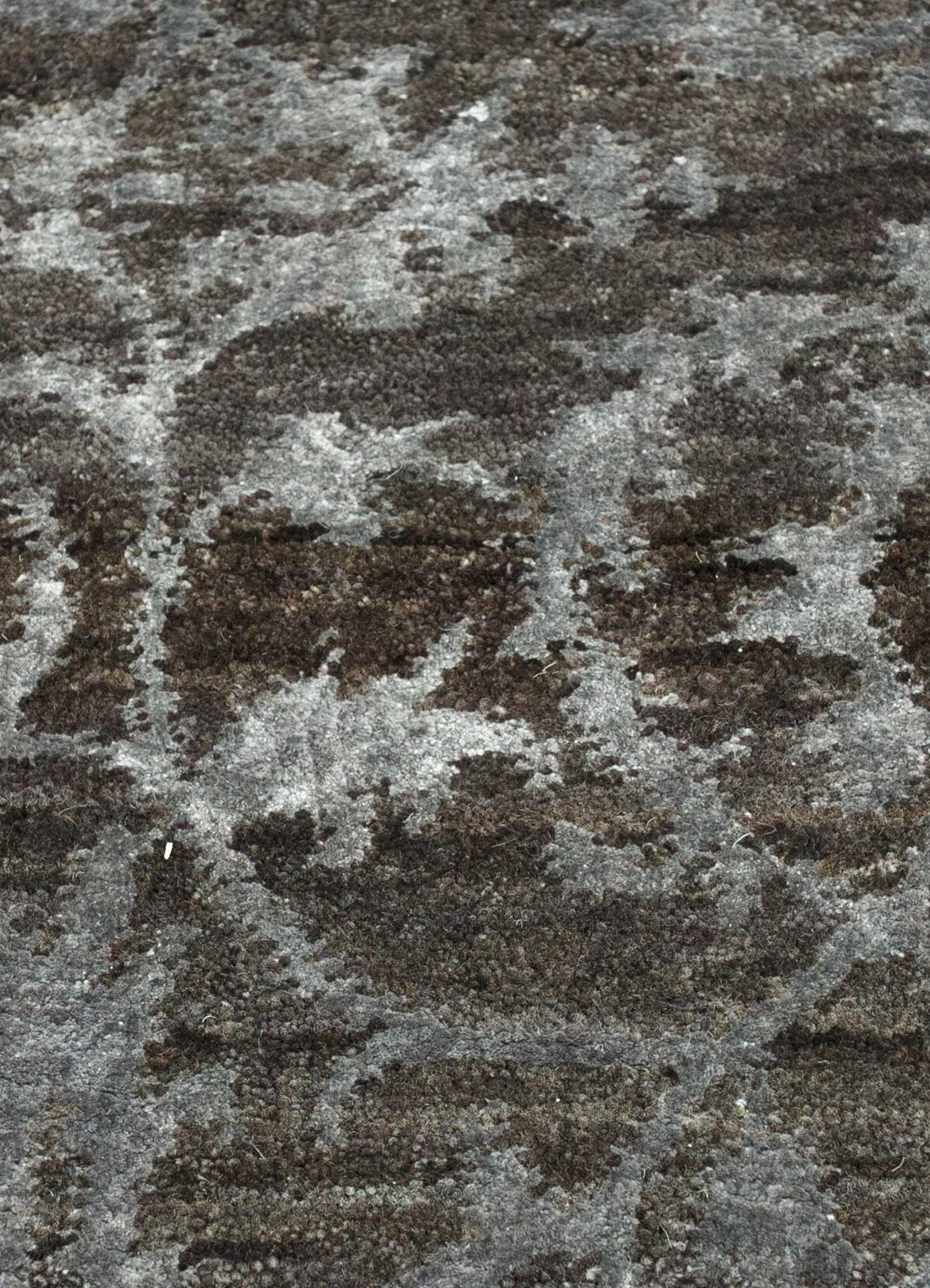 far east grey and black wool and viscose Hand Knotted Rug - CloseUp