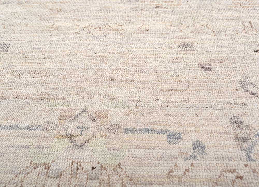 someplace in time ivory wool Hand Knotted Rug - CloseUp