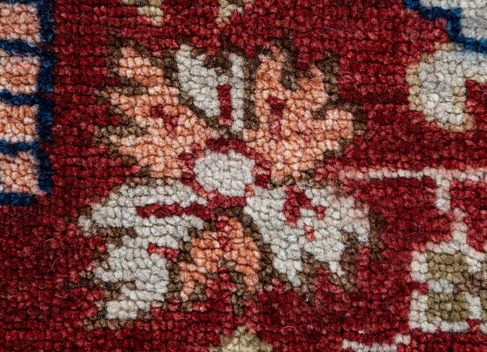 savana red and orange wool Hand Knotted Rug - CloseUp