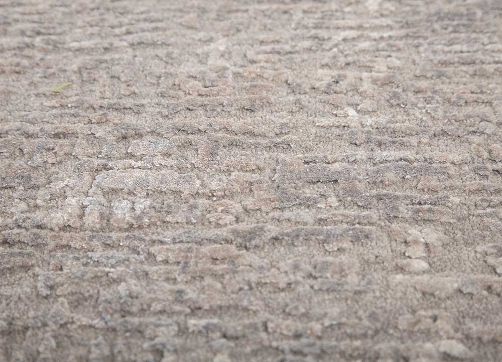 uvenuti grey and black wool and bamboo silk Hand Knotted Rug - CloseUp