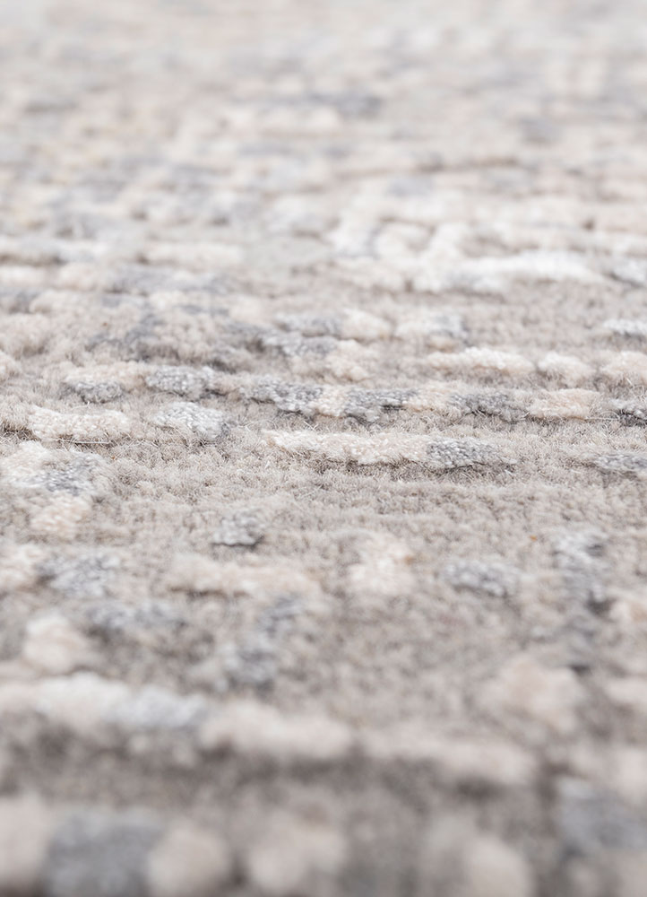 uvenuti grey and black wool and bamboo silk Hand Knotted Rug - CloseUp