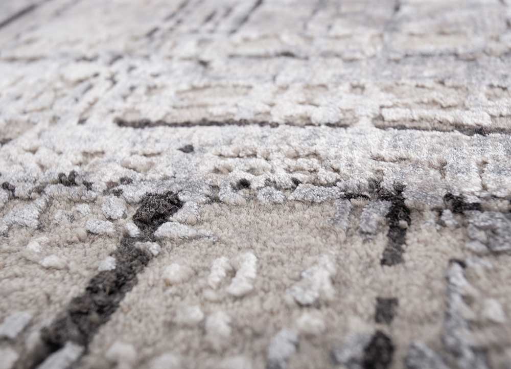 uvenuti grey and black wool and bamboo silk Hand Knotted Rug - CloseUp