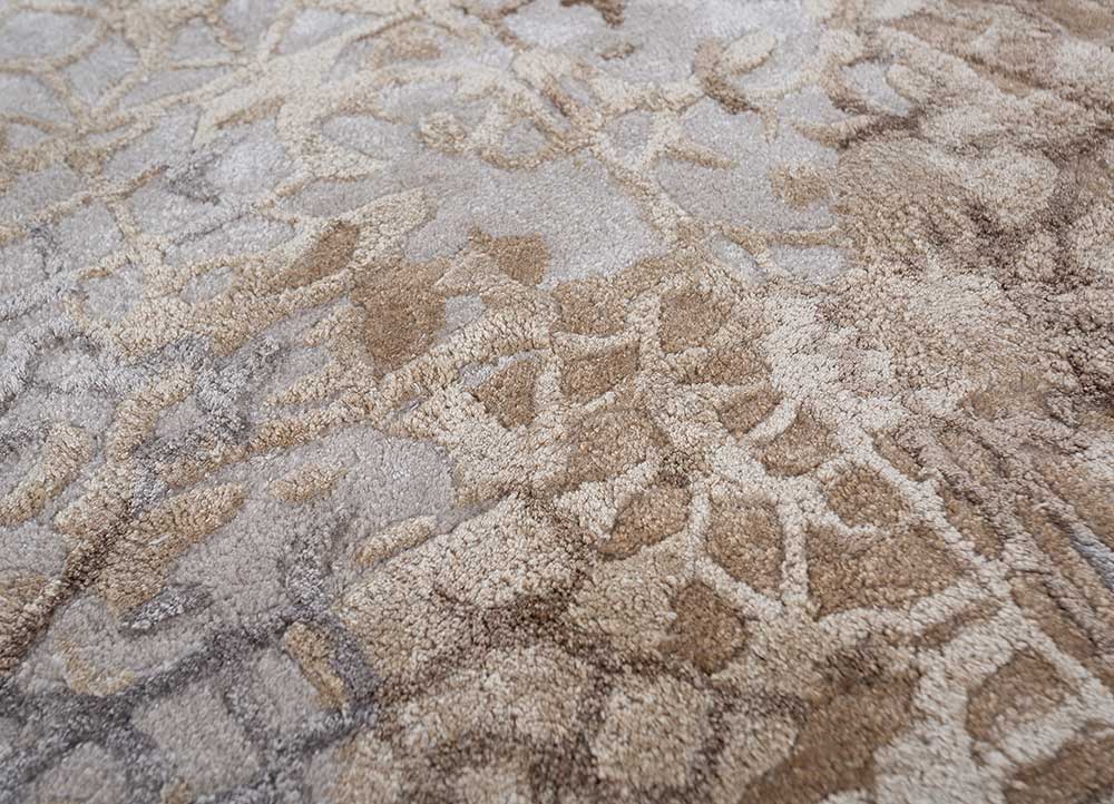 mythos gold wool and viscose Hand Tufted Rug - CloseUp