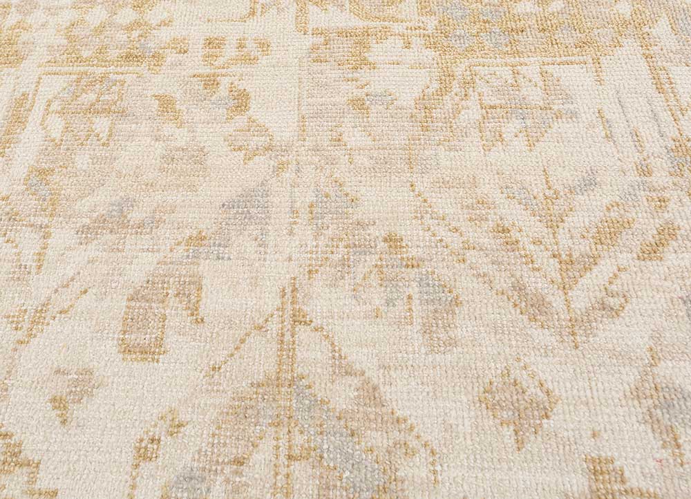 erbe gold wool Hand Knotted Rug - CloseUp