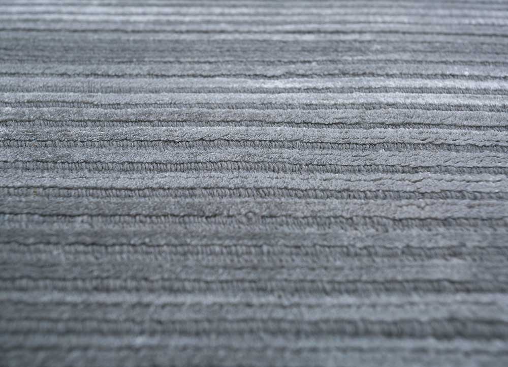 basis grey and black wool and viscose Hand Loom Rug - CloseUp