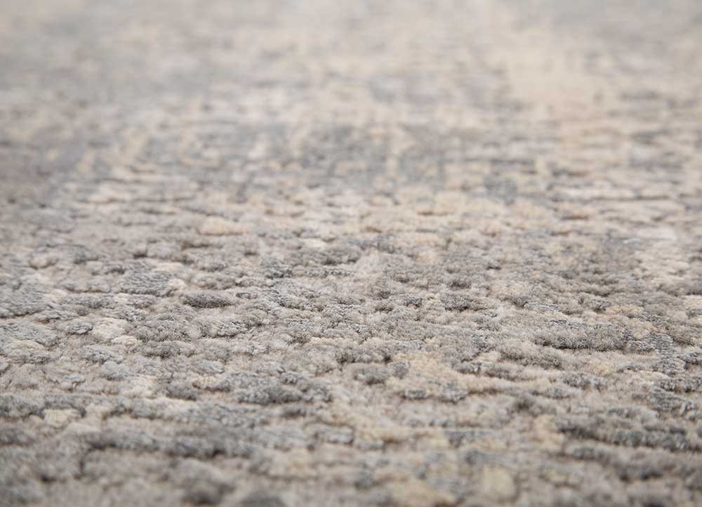 uvenuti grey and black wool and bamboo silk Hand Knotted Rug - CloseUp