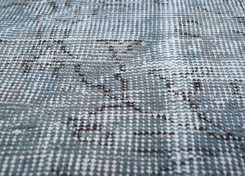 manifest grey and black wool Hand Knotted Rug - CloseUp