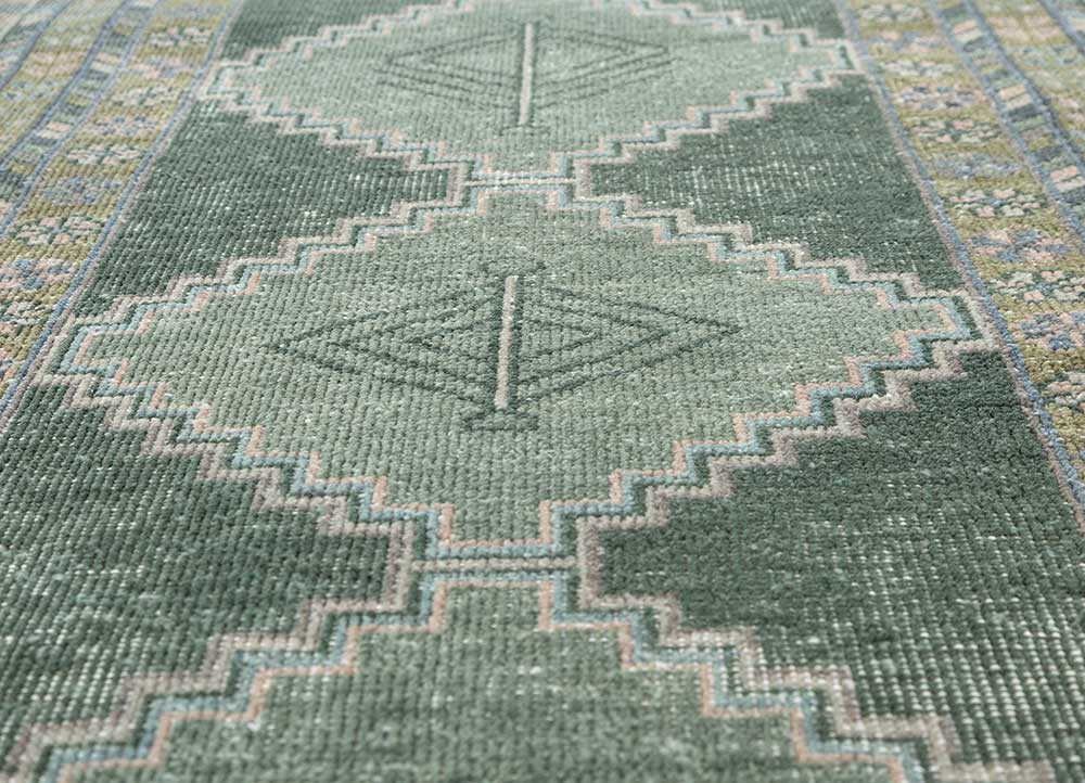 erbe green wool Hand Knotted Rug - CloseUp